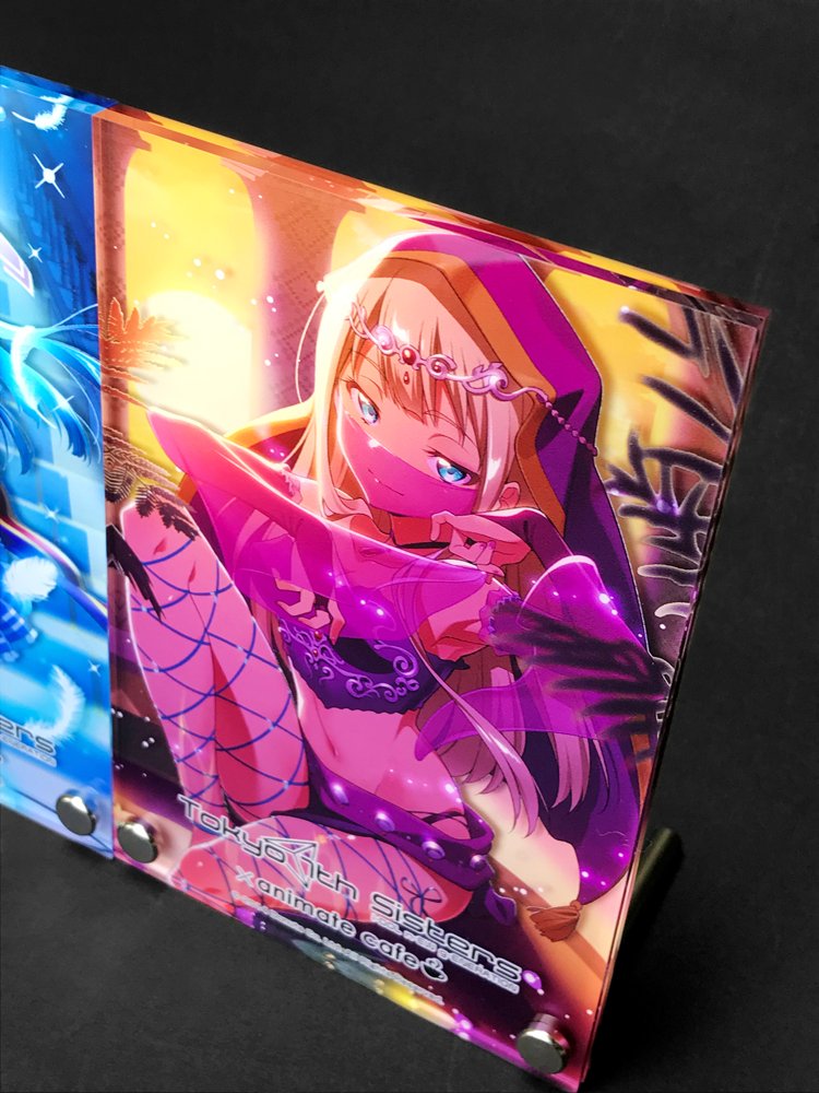 アクリルシャドーボックス」は写真のように絵柄の異なるアクリルを