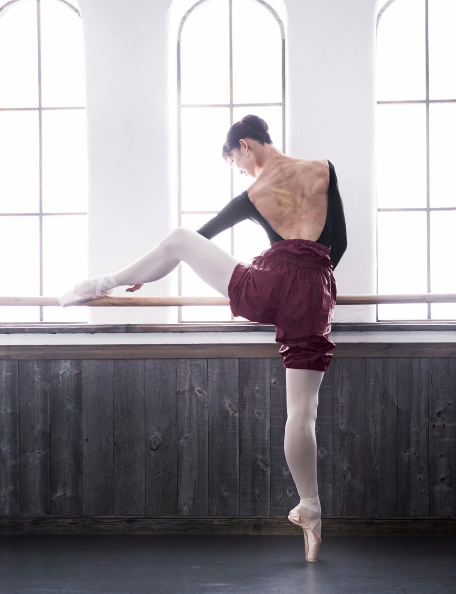 トップダンサー中村祥子さんの類稀なる身体表現は日々の鍛錬とケアの