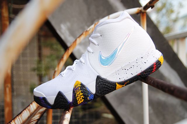 3/22発売】 ナイキ カイリー 4 EP “マーチ マッドネス” (NIKE KYRIE 4