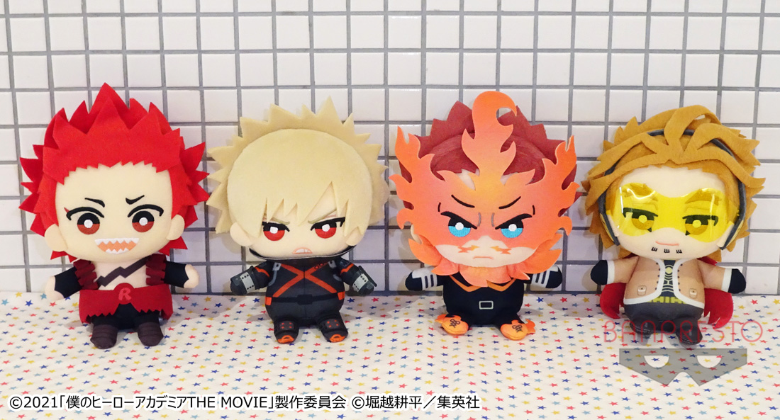 おすわりポーズの『ともぬい』登場！／ 映画オリジナルのキャラや衣装