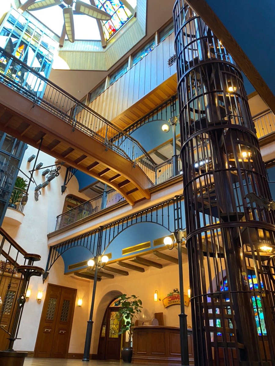 縦長サムネに対応したそうなので、休館中の吹き抜け中央ホールをお知らせ