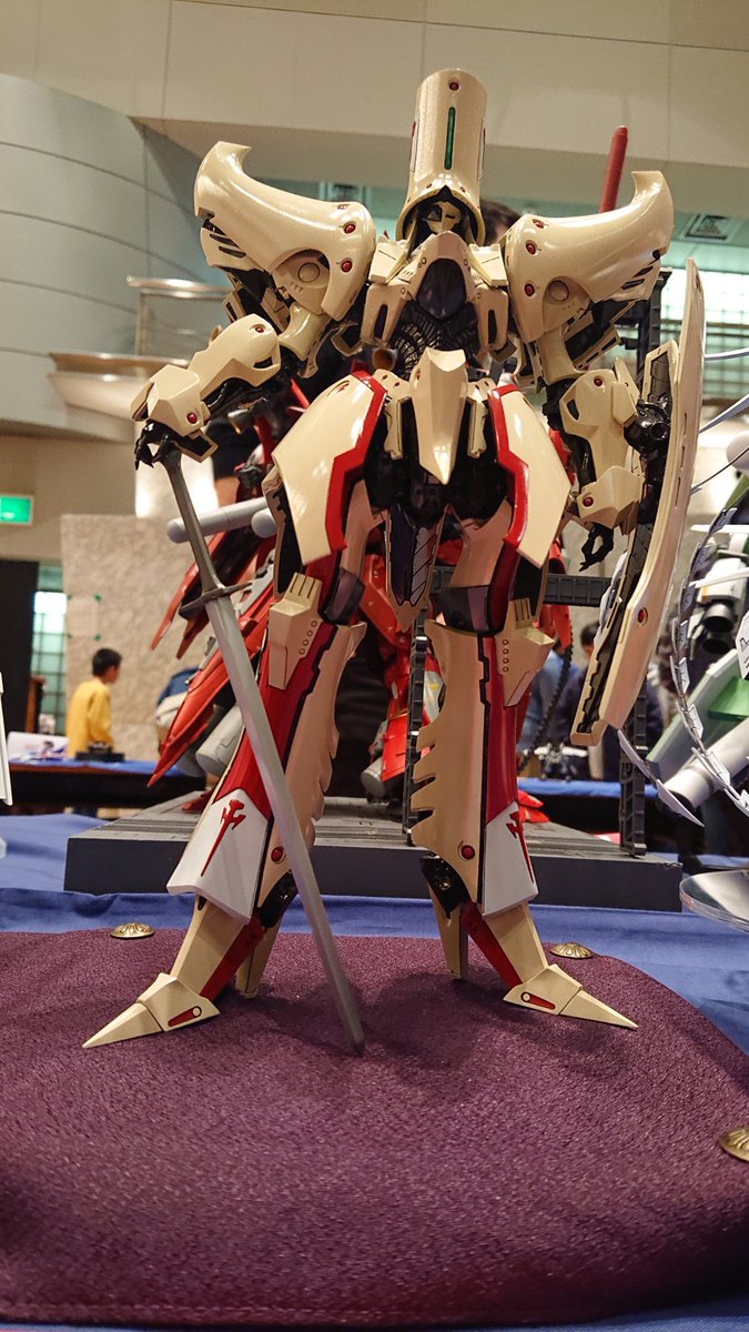 こちらもあまり見られる機会が少ない、シリコントライブさんのクロス