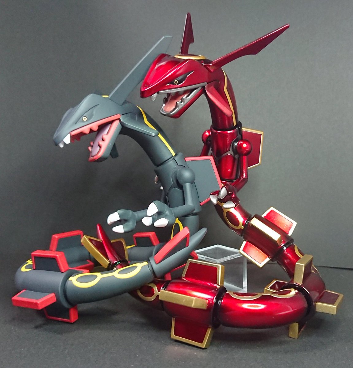 ポケプラレックウザ完成！マッドな黒とキャンディの赤で塗装してみまし