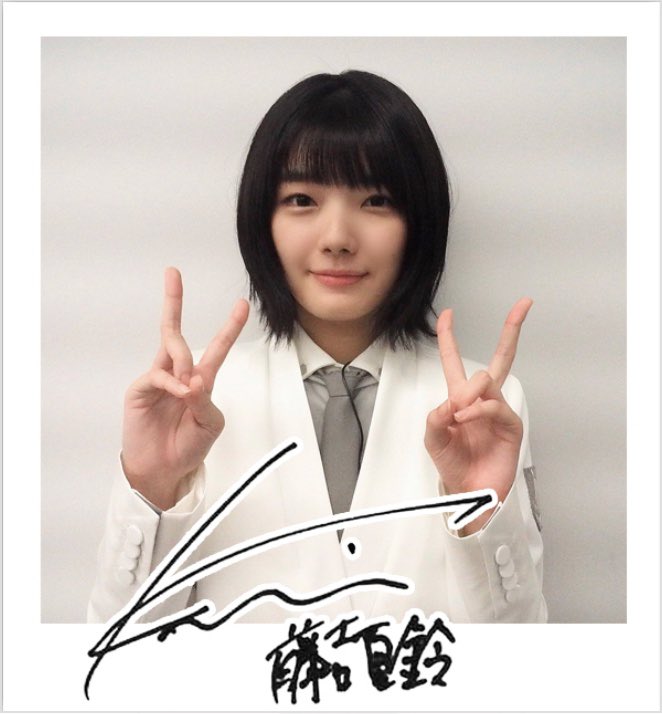 11月のグリーティング更新されました😊 櫻坂46でのサインも新鮮です