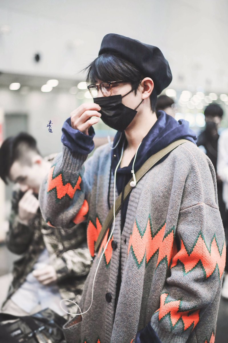 ニットセーターを着ているジャンジャン、可愛い💕💕🙈 CR：朱砂痣·肖战