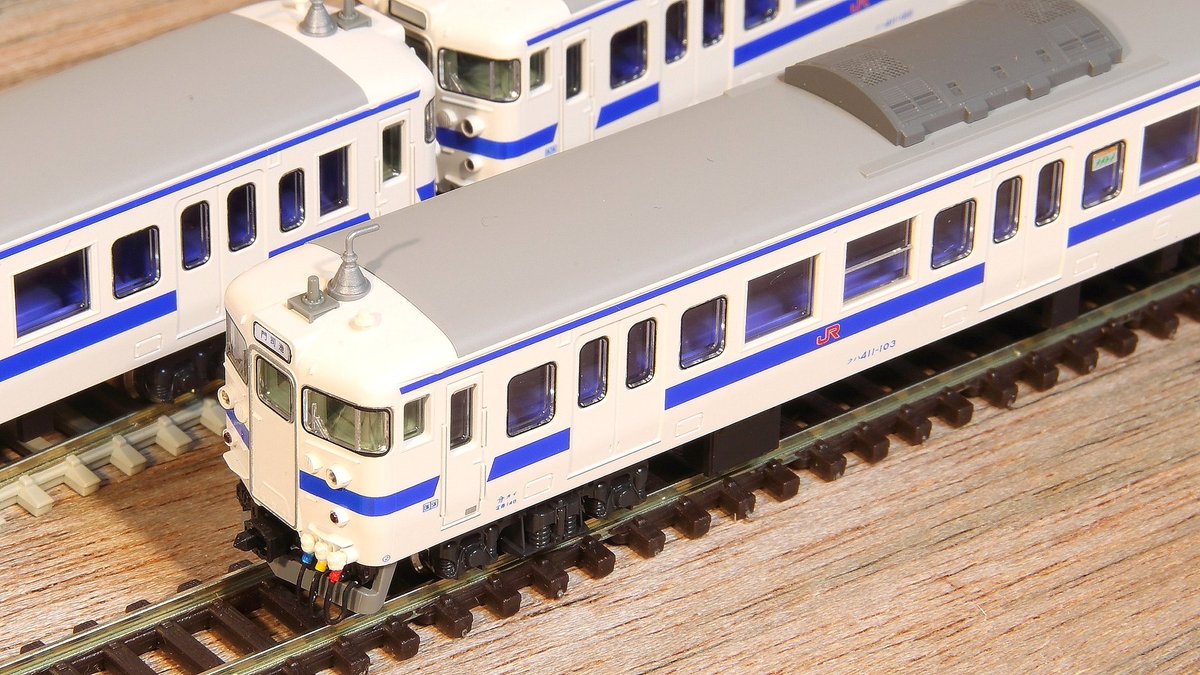 KATOの415系九州色が入線♪ ジャンパ栓に色入れしてみました 赤と黄色