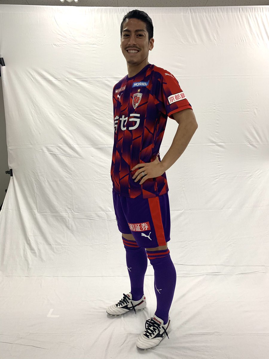 ユニフォーム撮影の模様を公開👏 新ユニフォームを早速着こなす男前