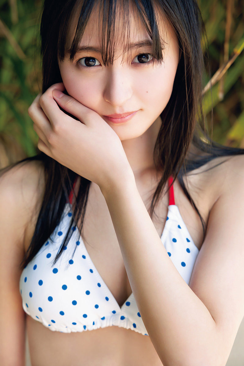 乃木坂46・遠藤さくら、初の水着カット公開「写真集一番初めに撮った