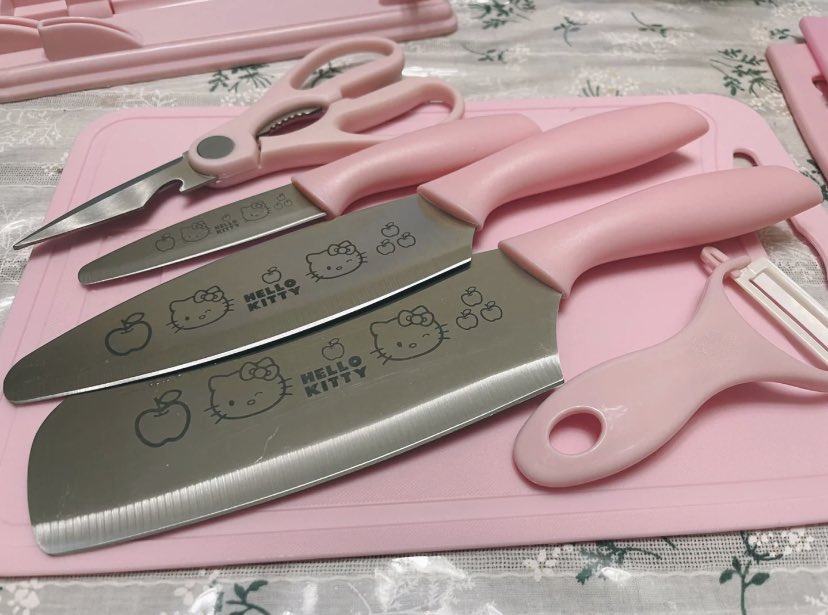 hello kitty kitchen knives set