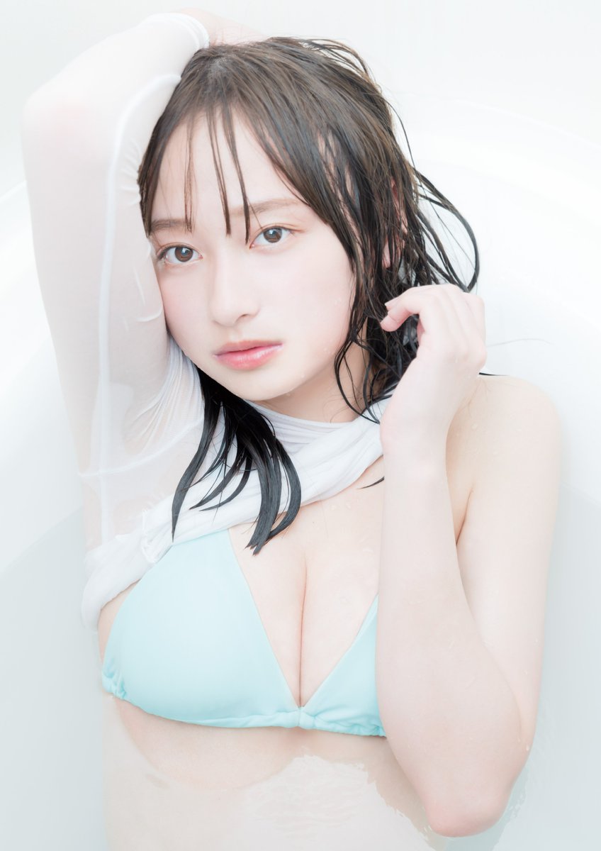 日向坂46 #影山優佳】 1st写真集「#知らないことだらけ」5/9発売📚 5/9