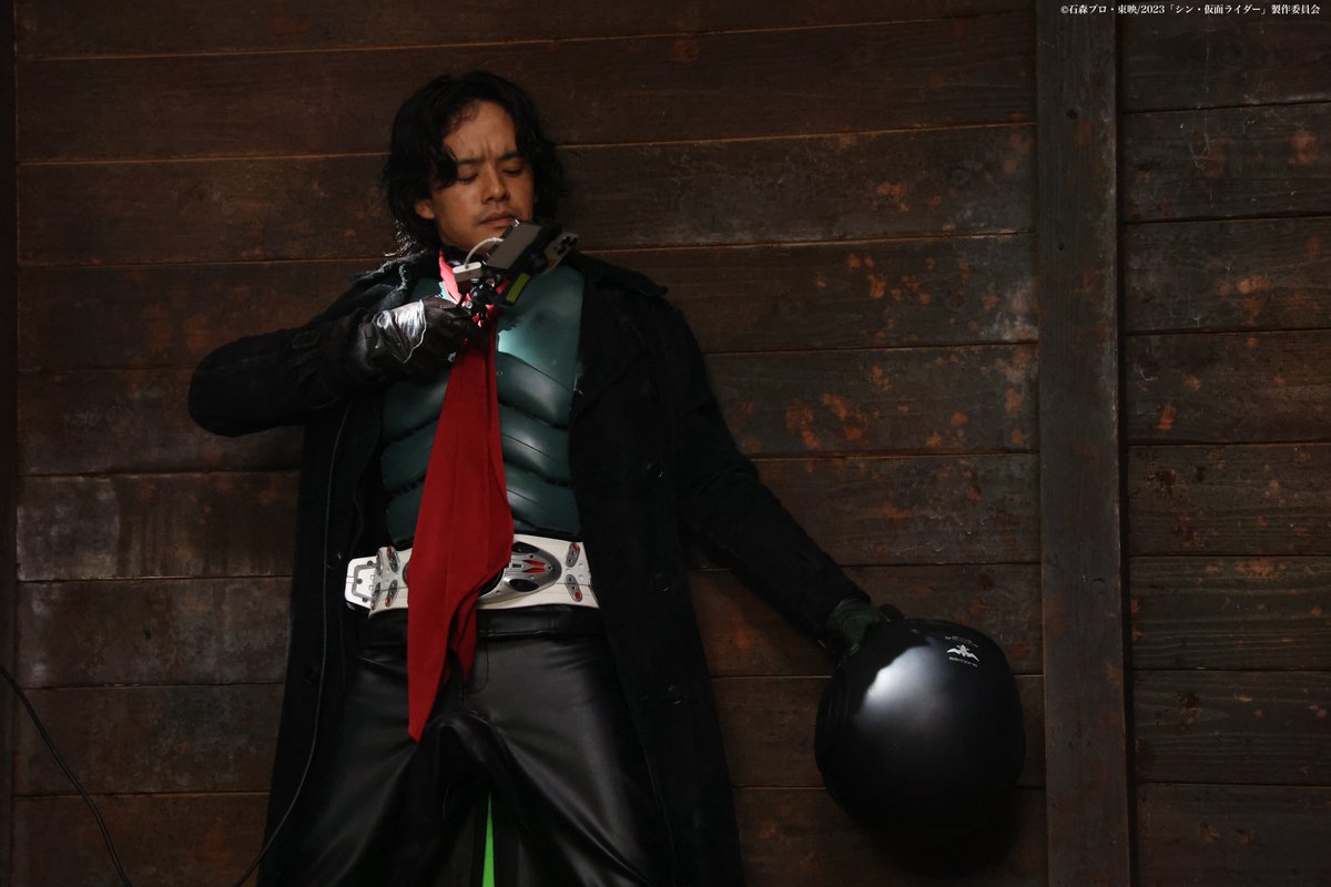 毎日 #シン仮面ライダーオフショット シリーズ】 #池松壮亮 カメラマン