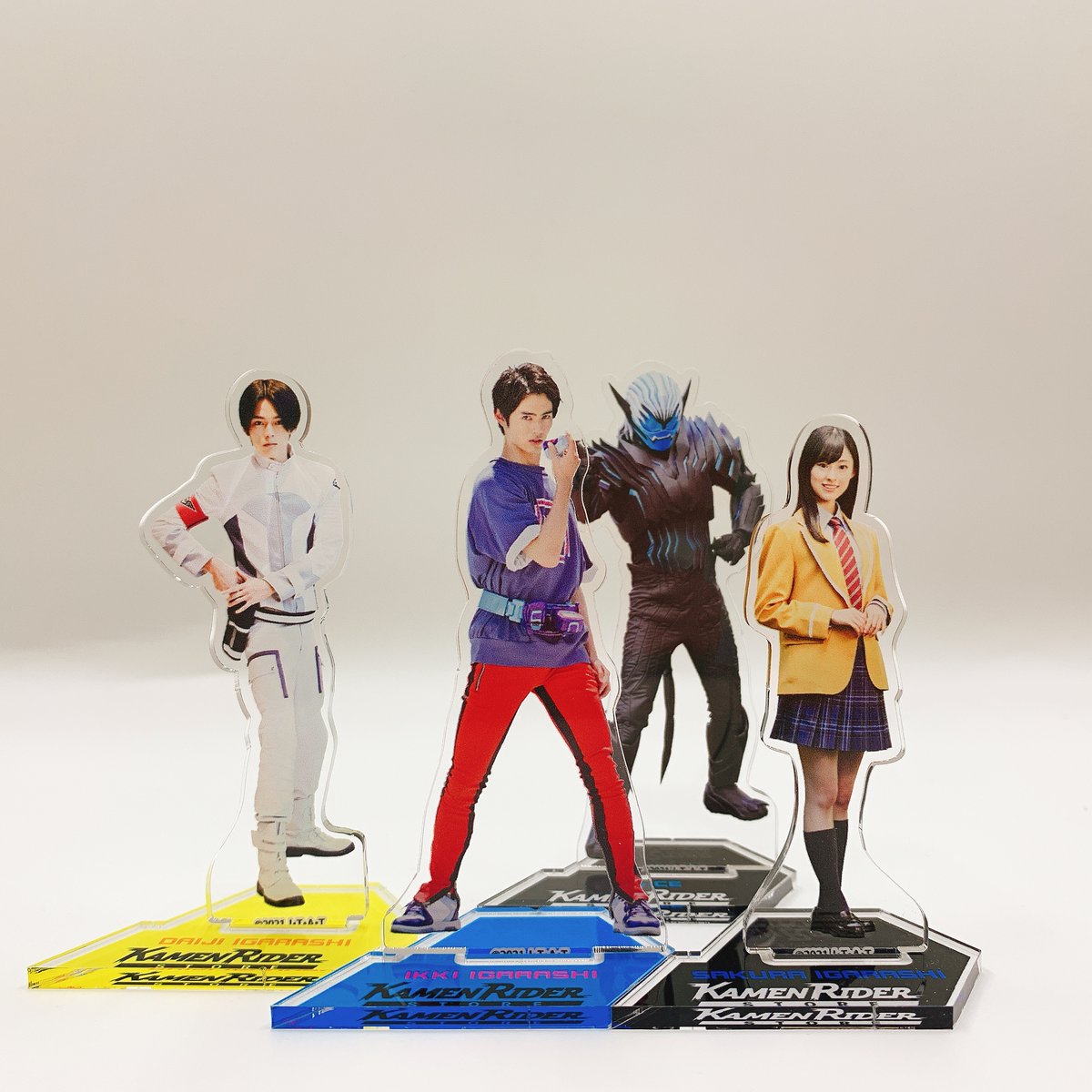 仮面ライダーストア 商品情報】 #仮面ライダーリバイス のアクリル