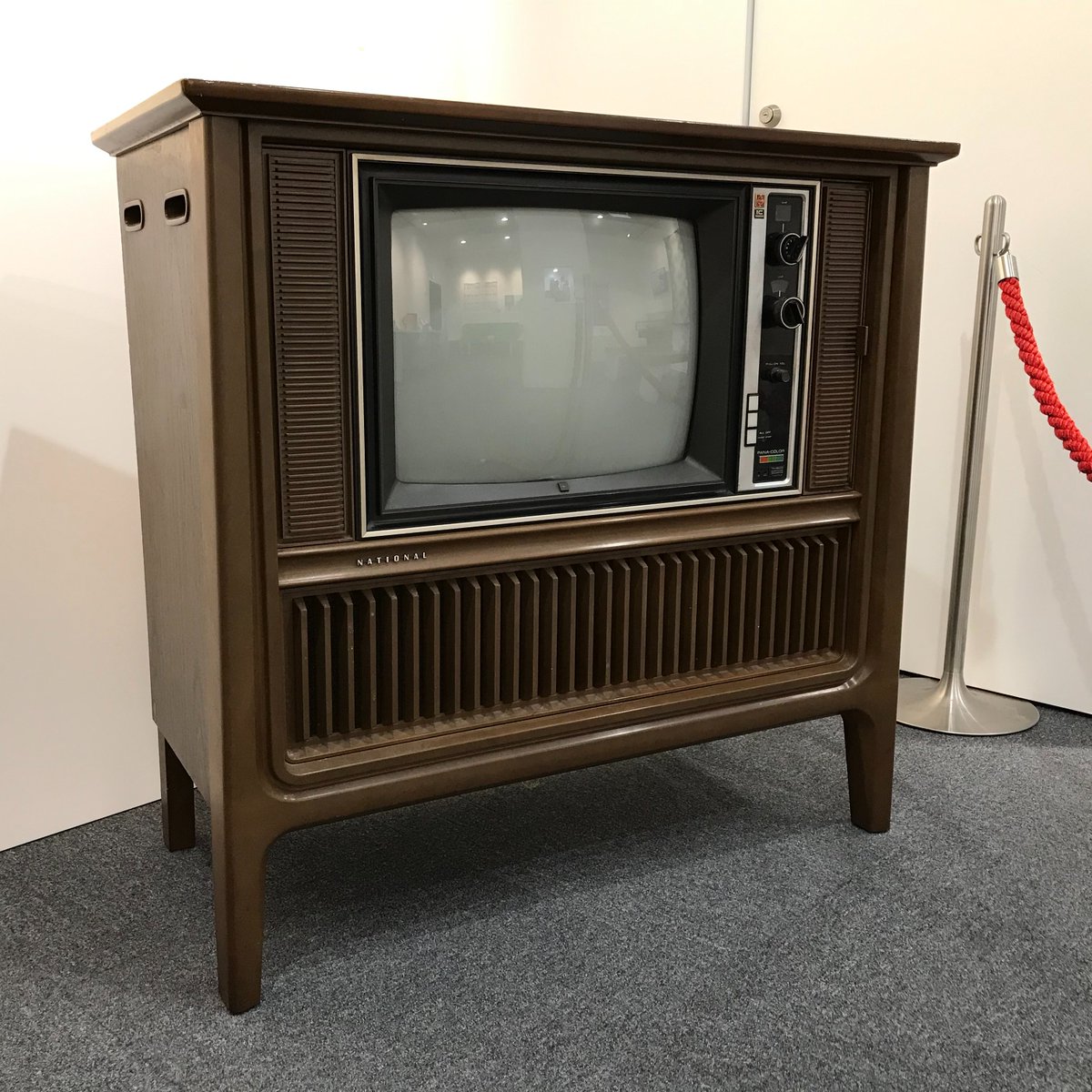 無形資料展示室より 家具調 #カラーテレビ（昭和中期） 「ナショナル