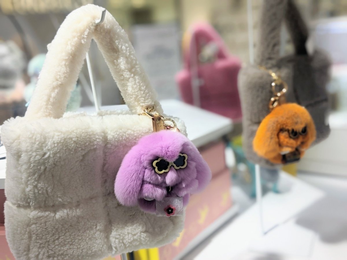 Floats！POP-UP STORE □11月14日（月）まで □A館2階＝プロモーション