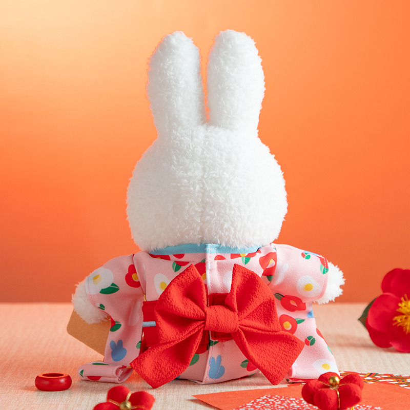 12月19日発売予定】 人気の着せかえほわほわぬいぐるみに季節のお花