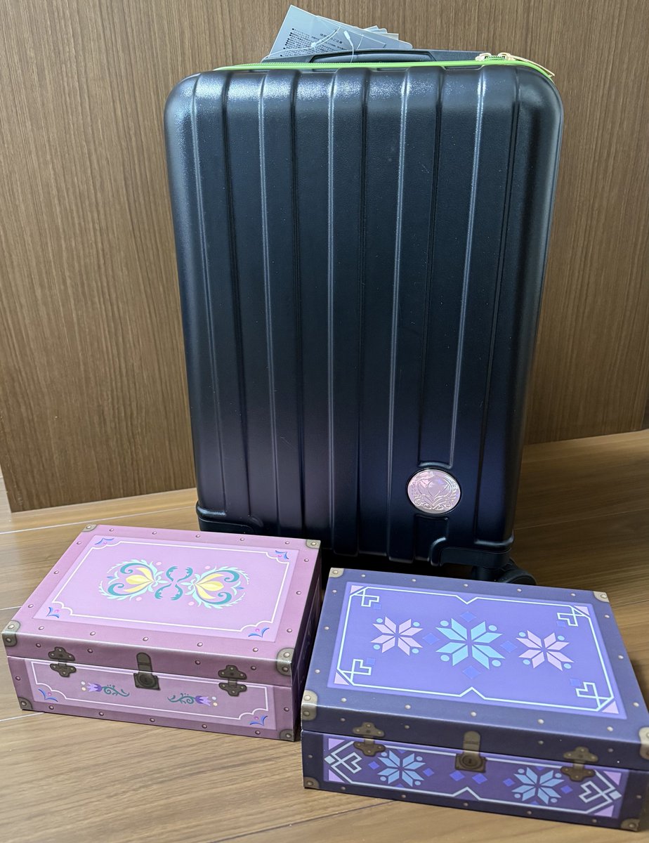 ちはるさん×しまむらディズニーコラボのアナキャリーケースとアナと