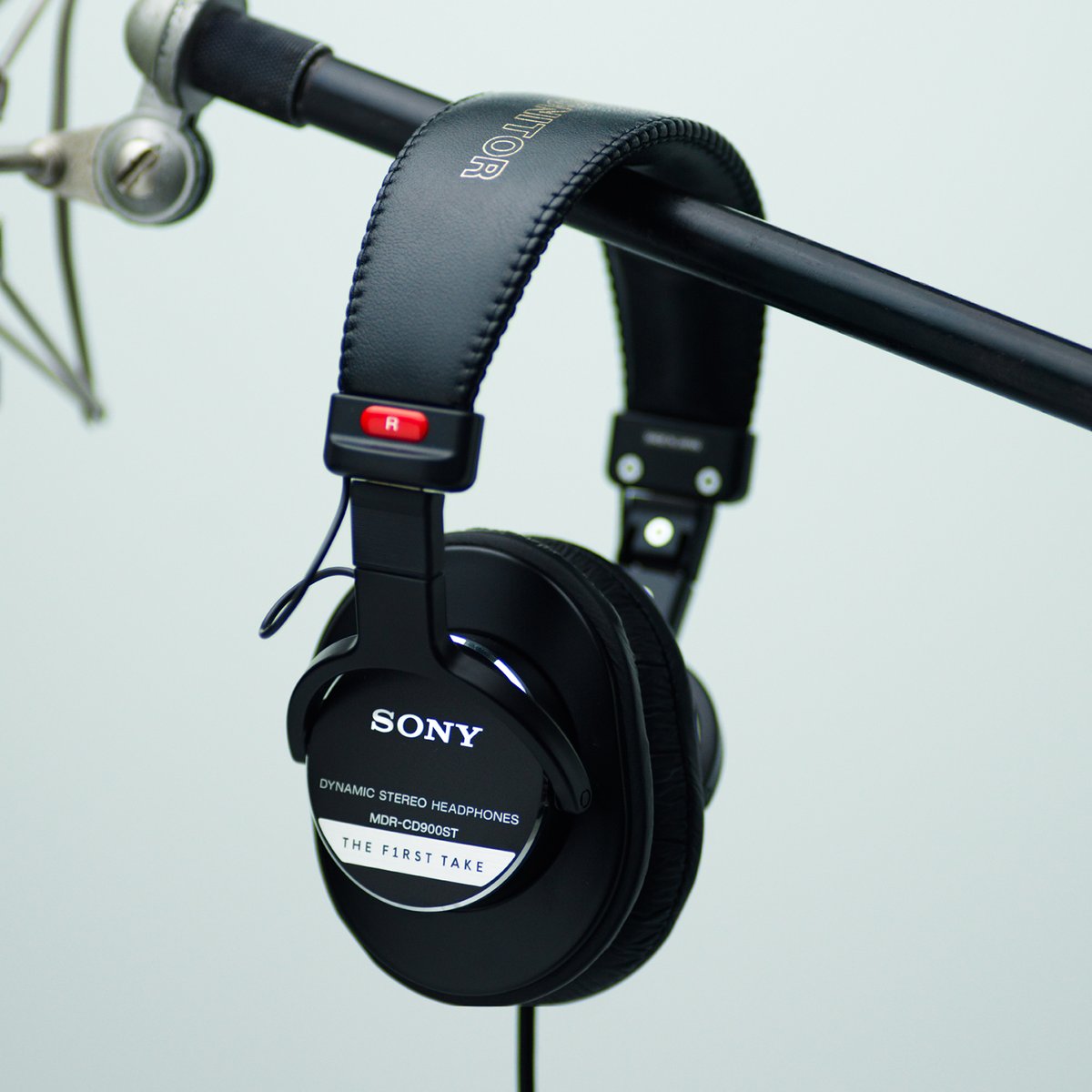 ⠀ THE FIRST TAKE × MDR-CD900ST SPECIAL COLLABORATION BOX