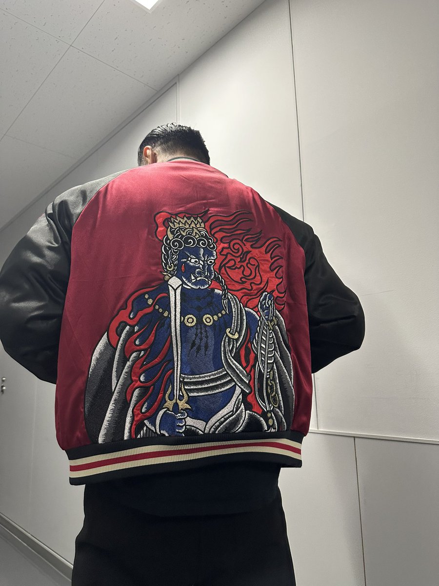 田村悠人』で田村が背負っている不動明王をデザインしたスカジャン