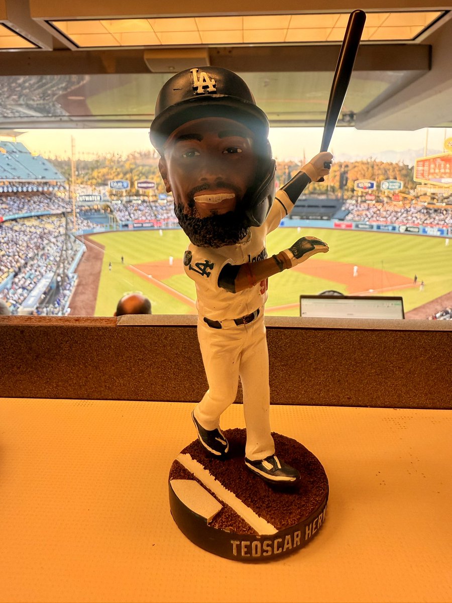 ドジャース テオスカー・ヘルナンデス ボブルヘッド 8/20 テオスカー