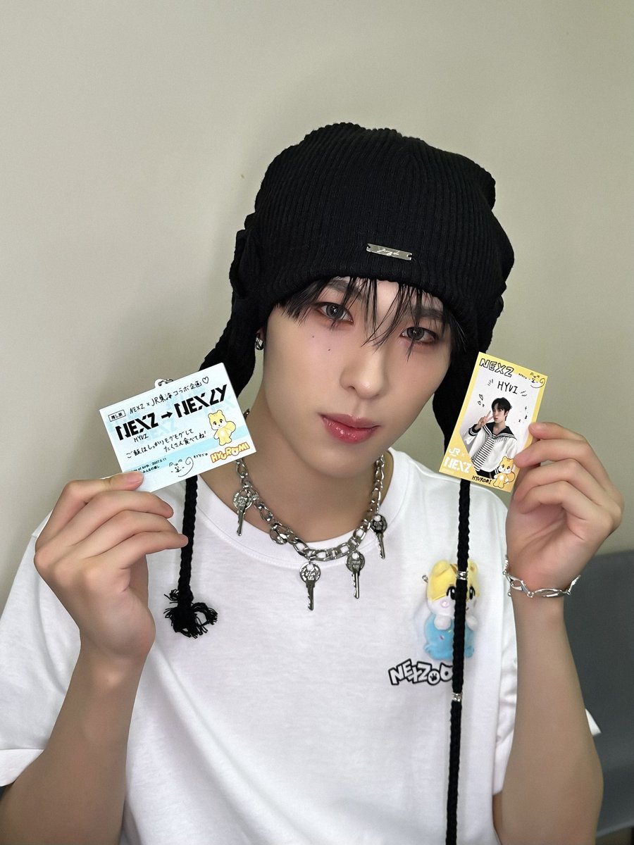 NEXZ 推し旅 アクリルキーホルダー・ステッカーJR東海 HYUI ヒュイ