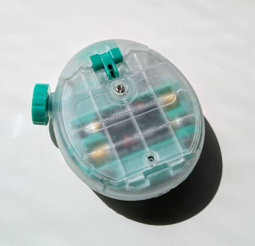 たまごっちのスキンカスタムした✨🤍 スケルトンのたまパラがこの世に