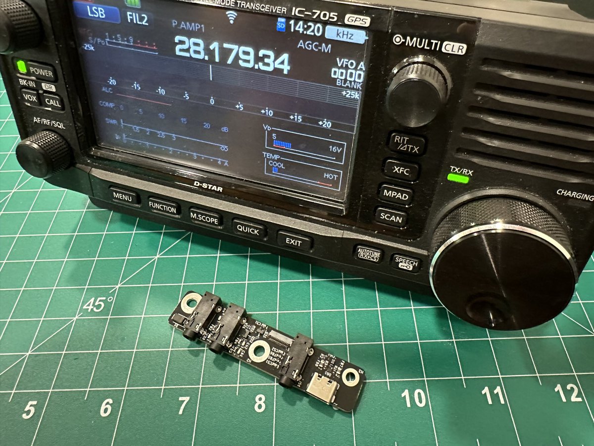 11月半ばに注文したIC-705をUSB-C仕様へ変更する基盤やっと到着。USB-C