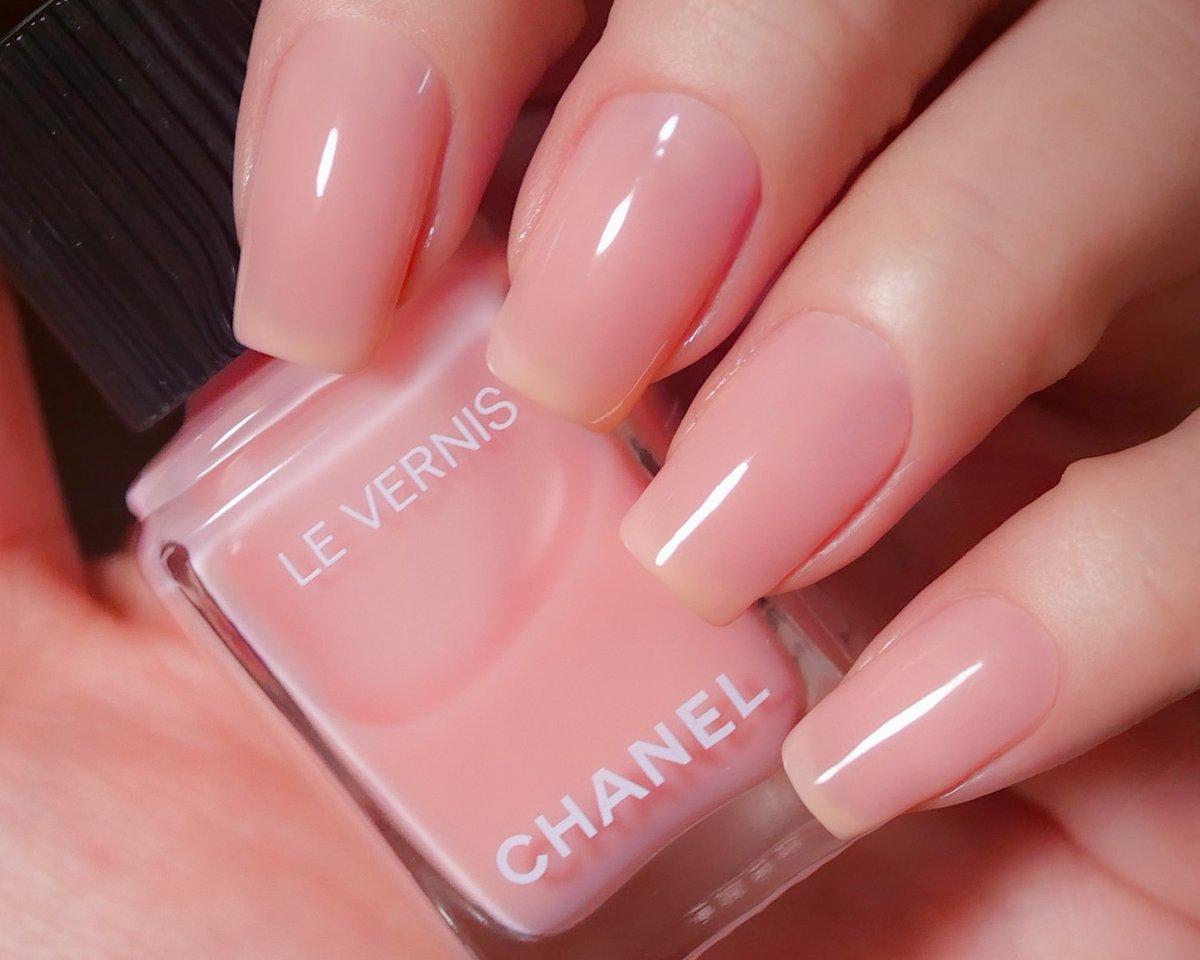 CHANEL ヴェルニ 175 SKIEUSE CHANELの春コレネイル スキユーズは透け