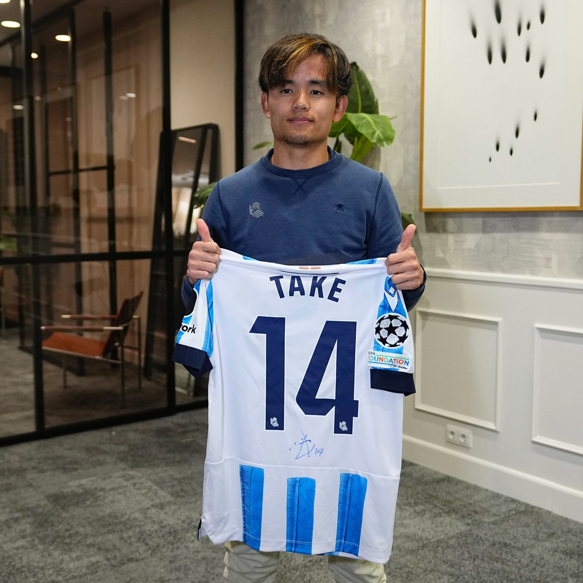 💥 プレゼント💥 タケのサイン入りユニフォームを抽選で1名の方に