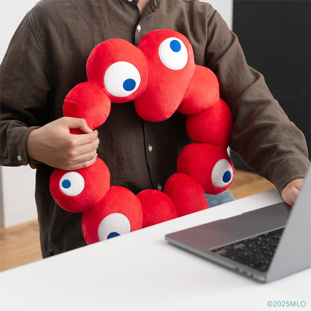 PONdeミャクミャク様になれるクッションやん。