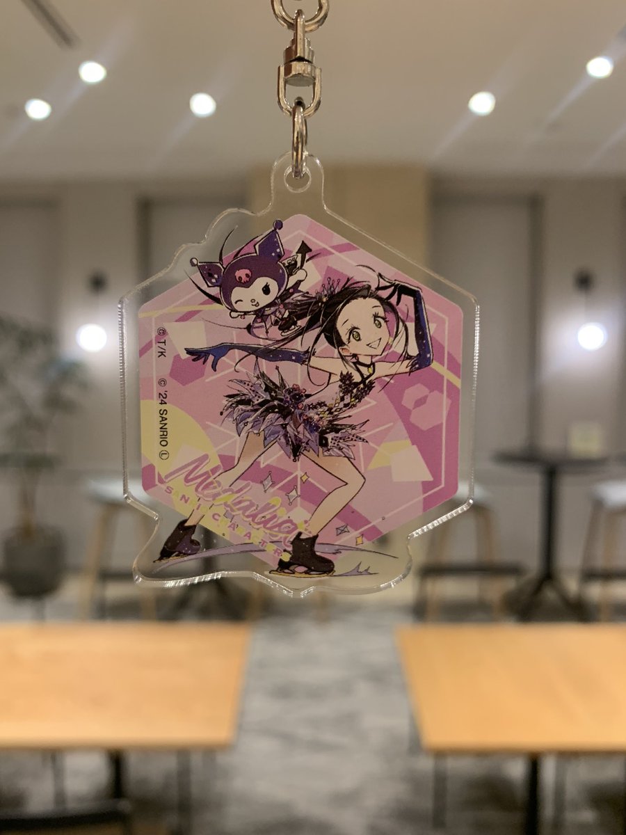 メダリストサンリオコラボ💛 アクリルキーホルダーは、雪の結晶が