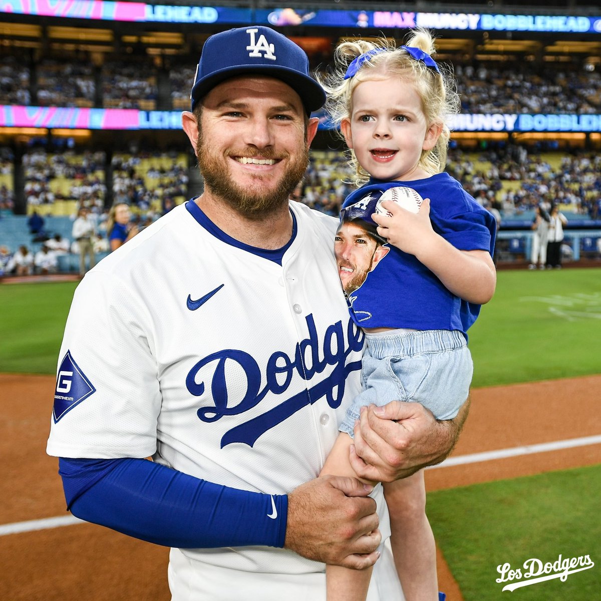 今日はマックス・マンシー・ボブルヘッド・ナイトです