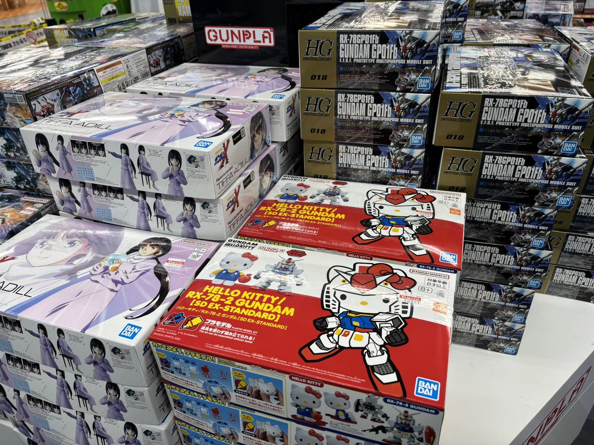 ヤマダ週末のオプションパーツは入荷数160。EG νガンダムも在庫あるし