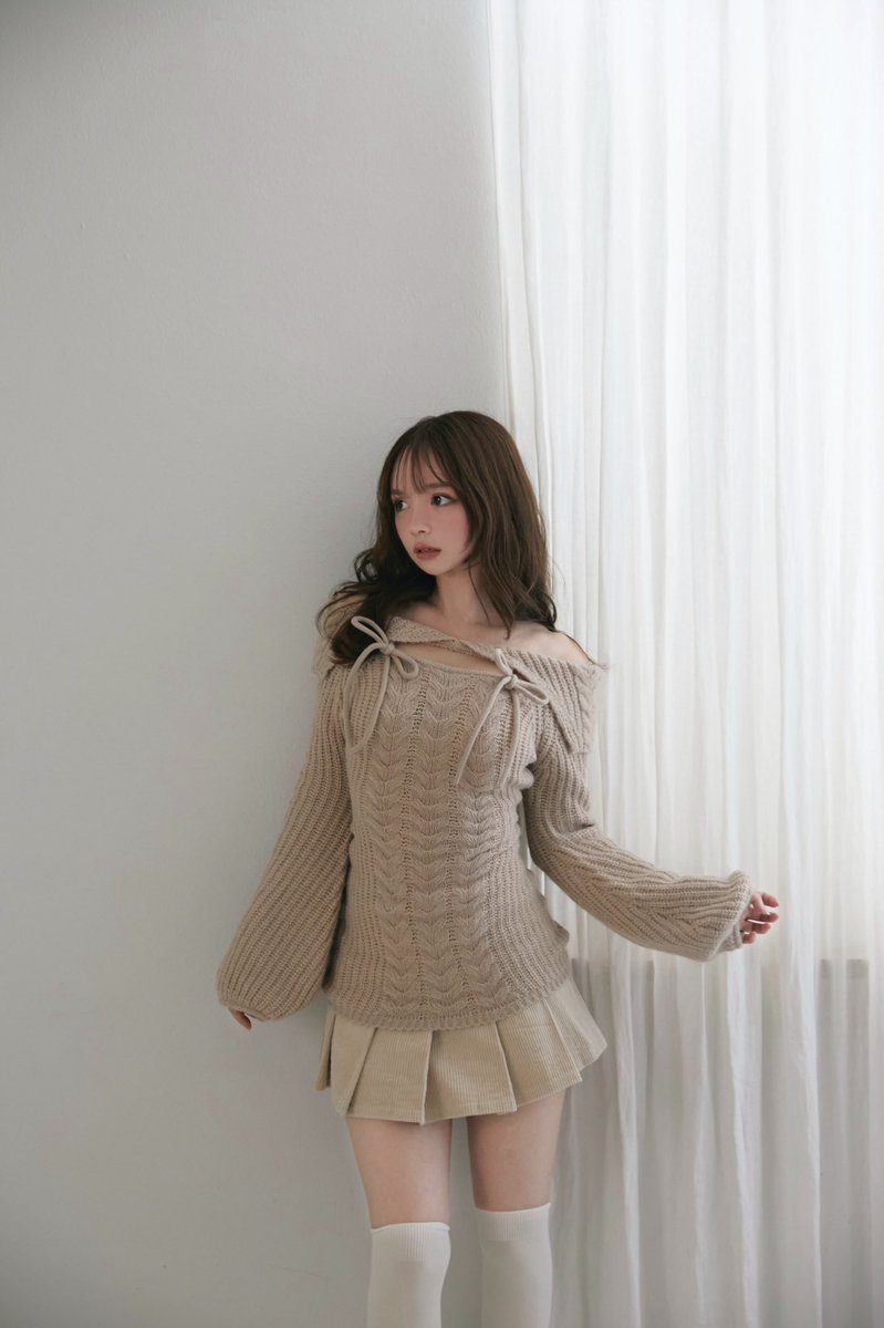 Aura cable knit tops color beige/black ¥14300-tax in 身頃の