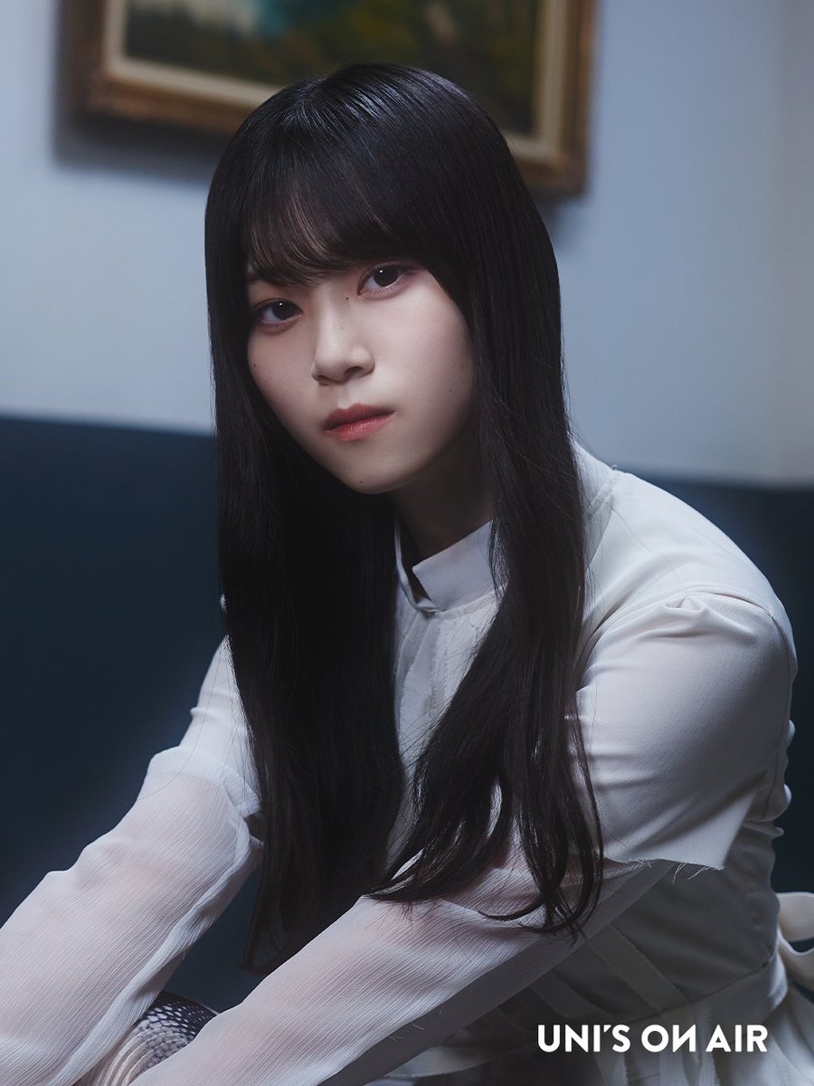 🌸楽曲衣装「承認欲求」 vol.2🌸 クールな表情に釘付けです🪑 #山下瞳