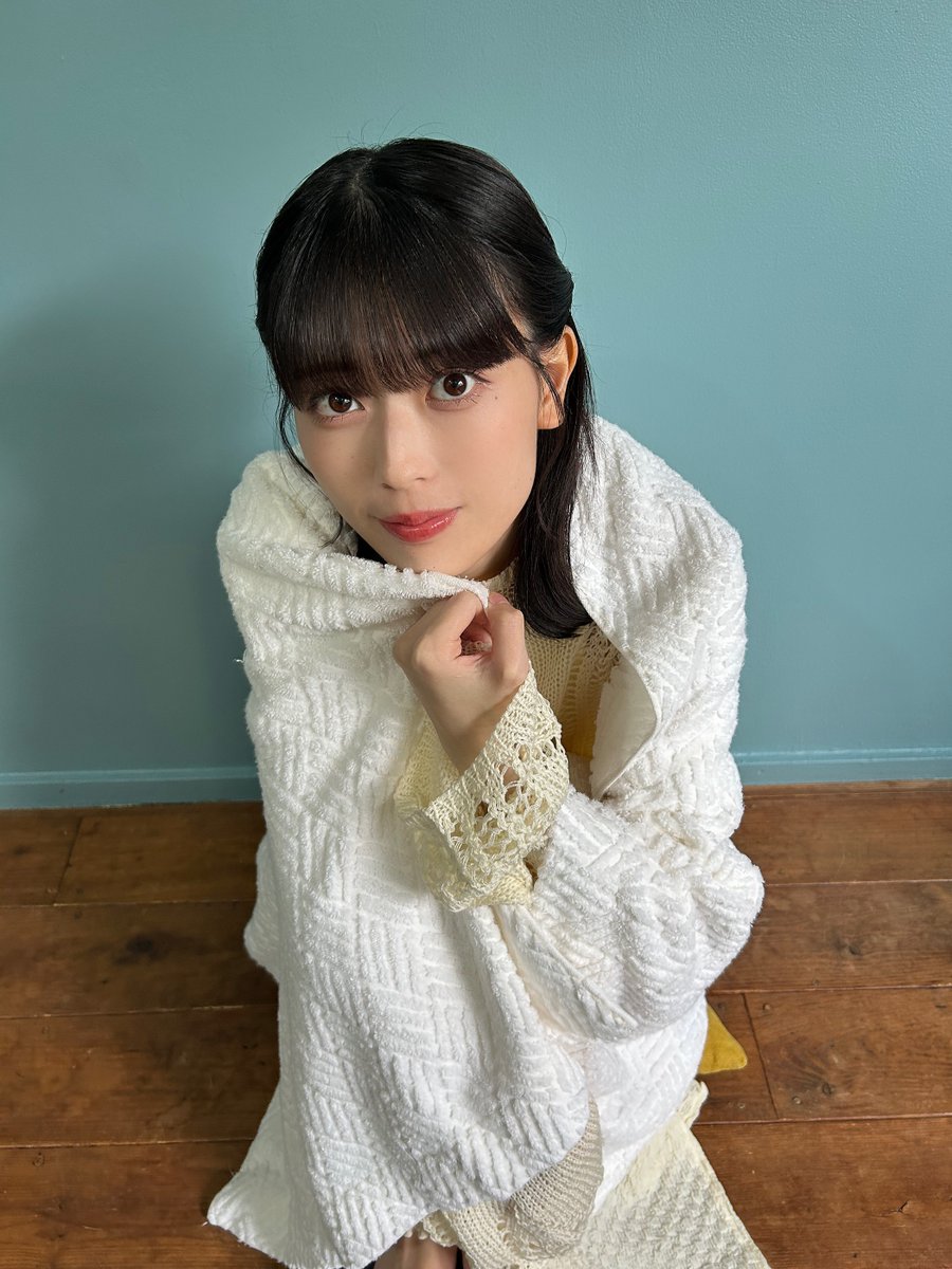 乃木坂46 岩本蓮加 1st写真集『いたずらな風』 発売中！【公式