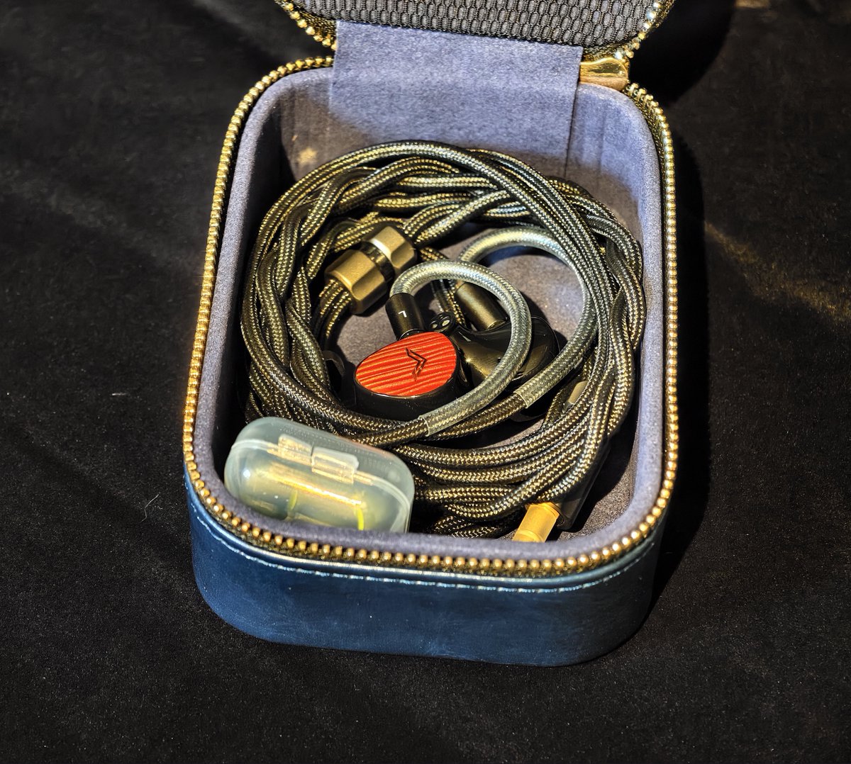 初AüR Audioは新作Astraに＋してAtlasケーブル！ 試聴は後ほどする