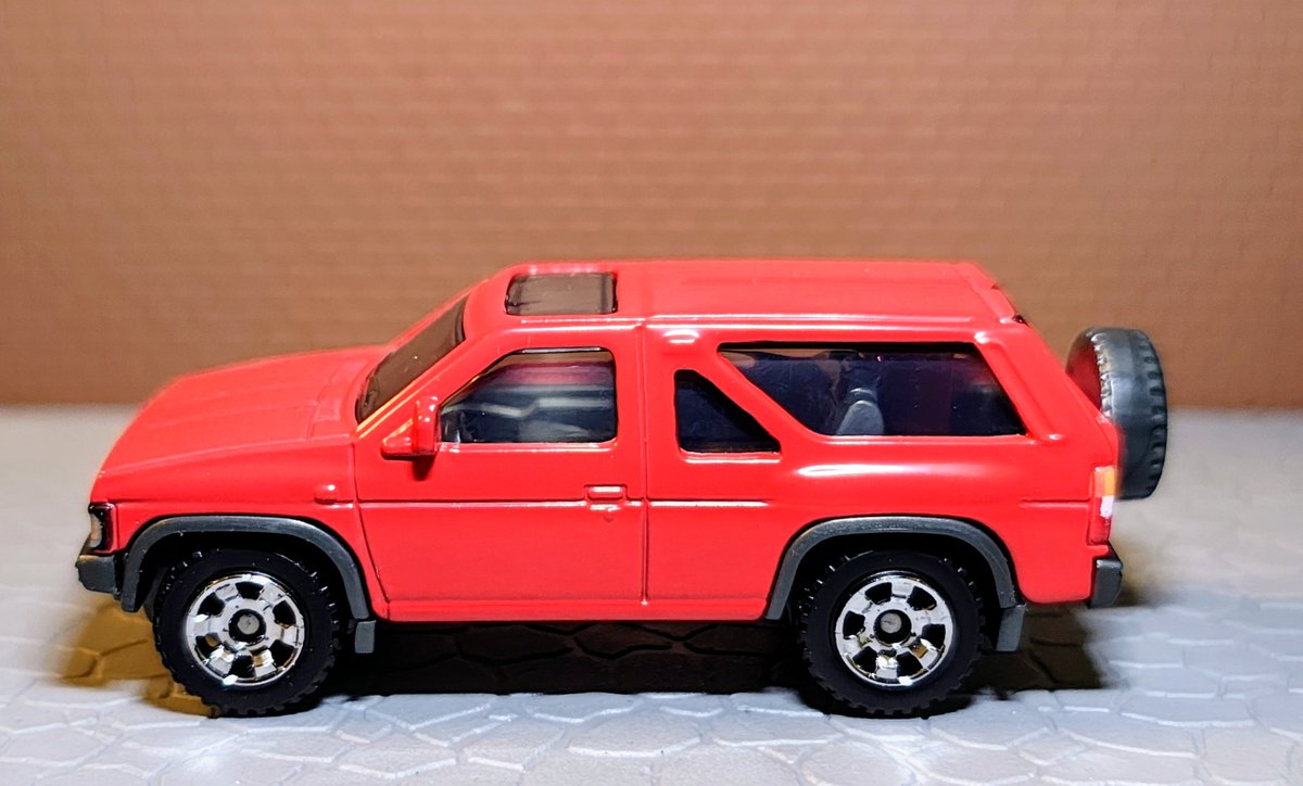 マッチボックス 1985 NISSAN PATHFINDER 日本で販売されていた 初代