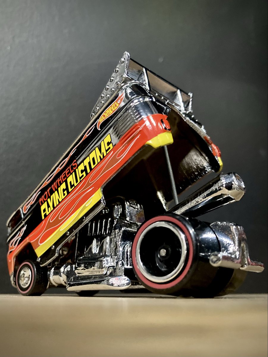 魅力のある赤を見せてください見た人全員強制 VW Drag Bus Penske Auto