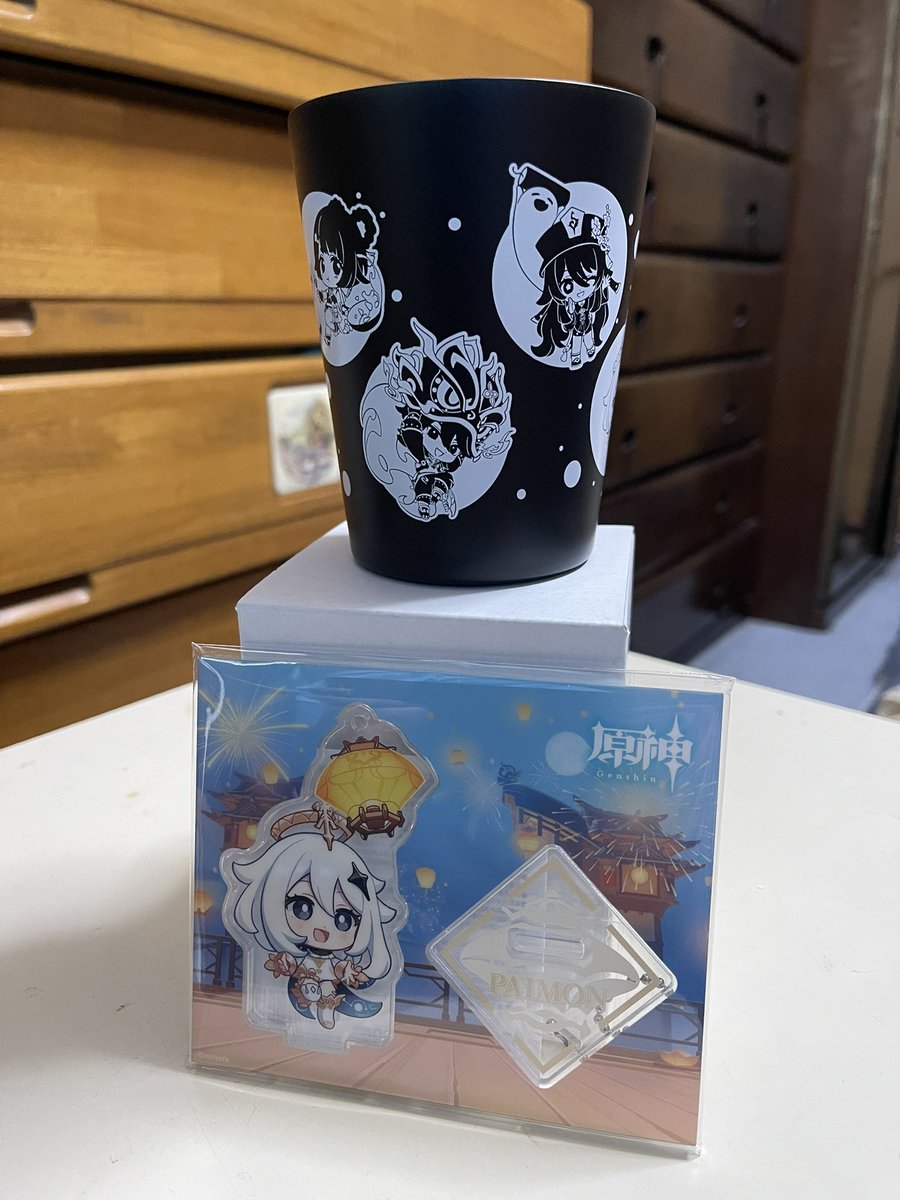 今日発売の原神×ファミマのコラボグッズ パイモンアクスタとタンブラー