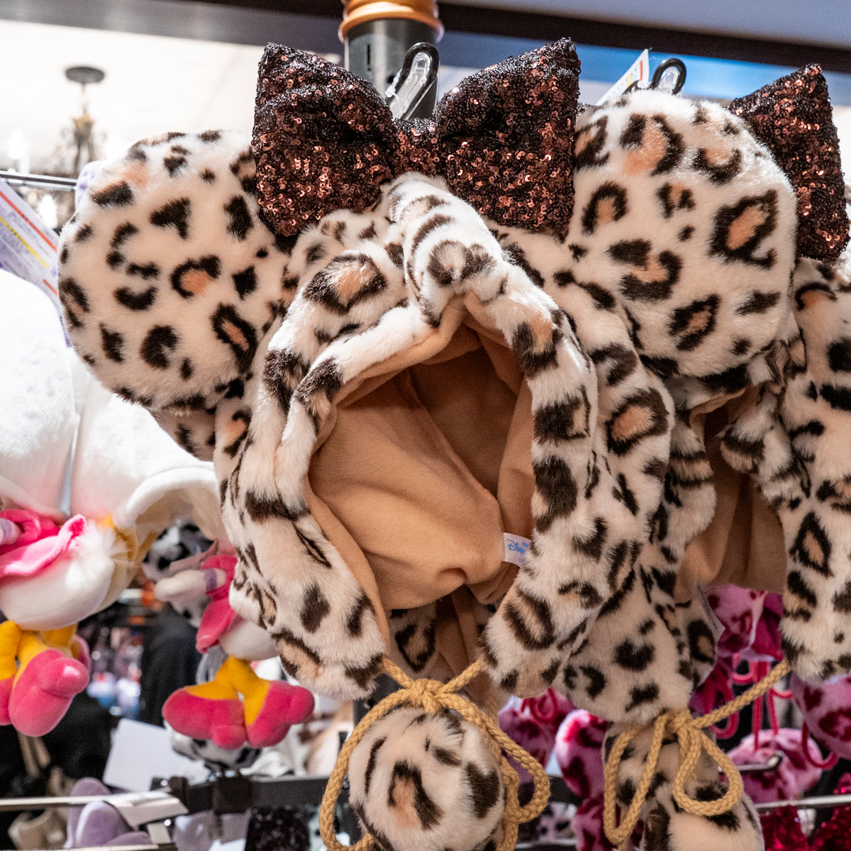 東京ディズニーランド&シー ミニーのレオパード柄ファンキャップが再販