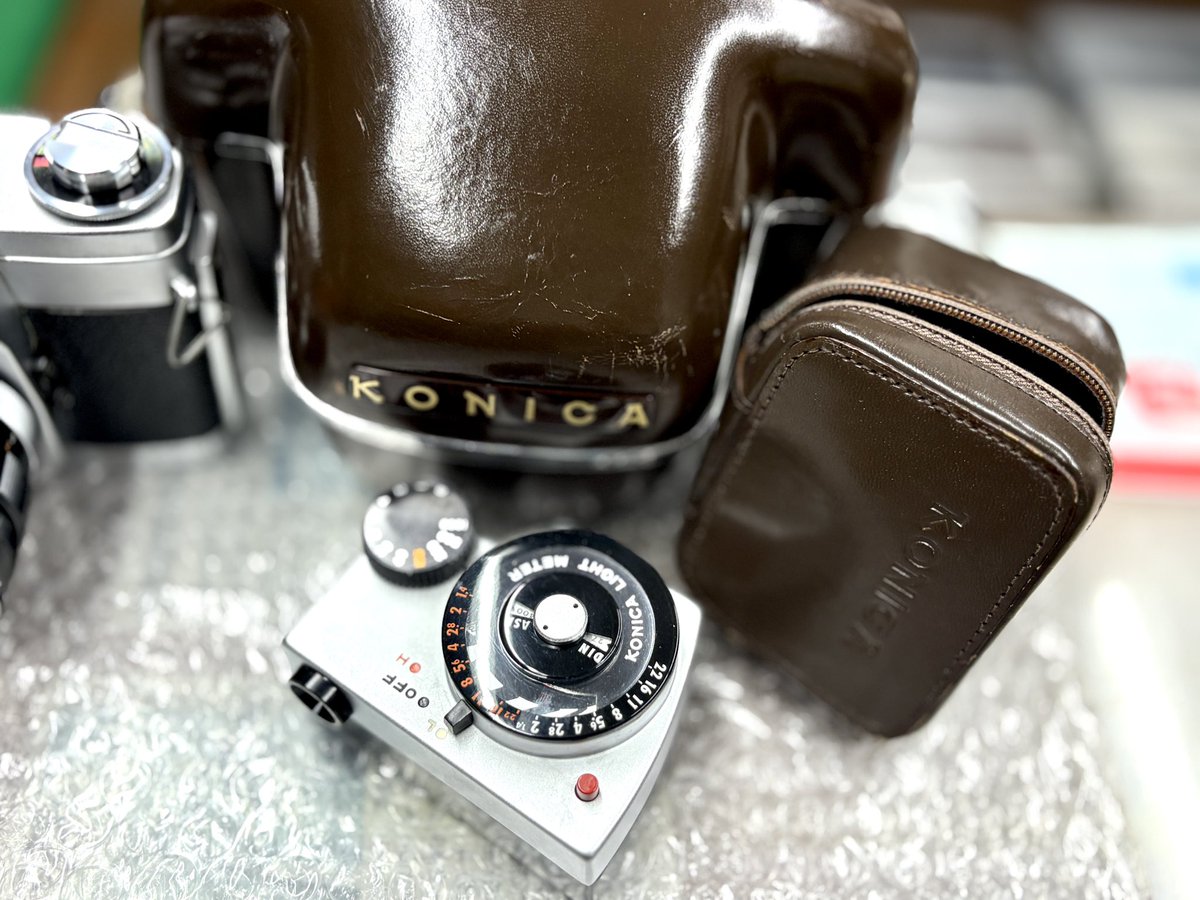 小西六コニカFP極上美品！ この手の安価な国産一眼レフでは〜なかなか