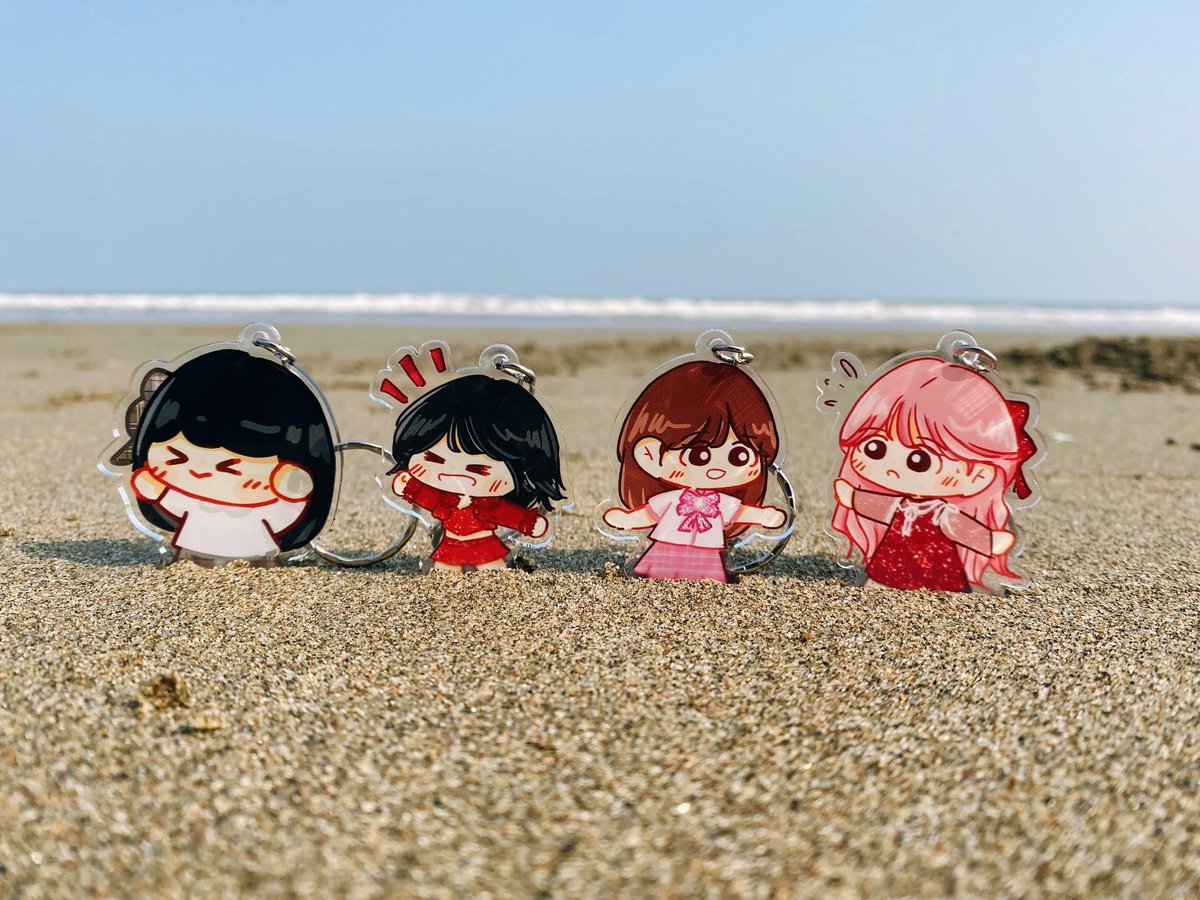 Take them to the beach (AKB version temporarily missing 😭) #宮脇