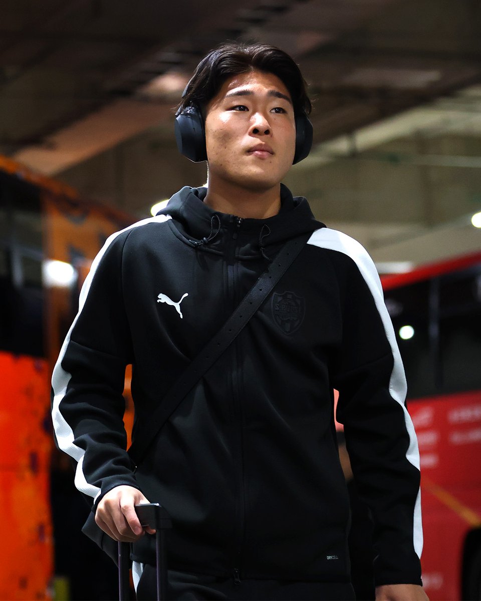 スタジアムストアでついつい買っちゃったんだよね🤣 鹿児島で選手が着