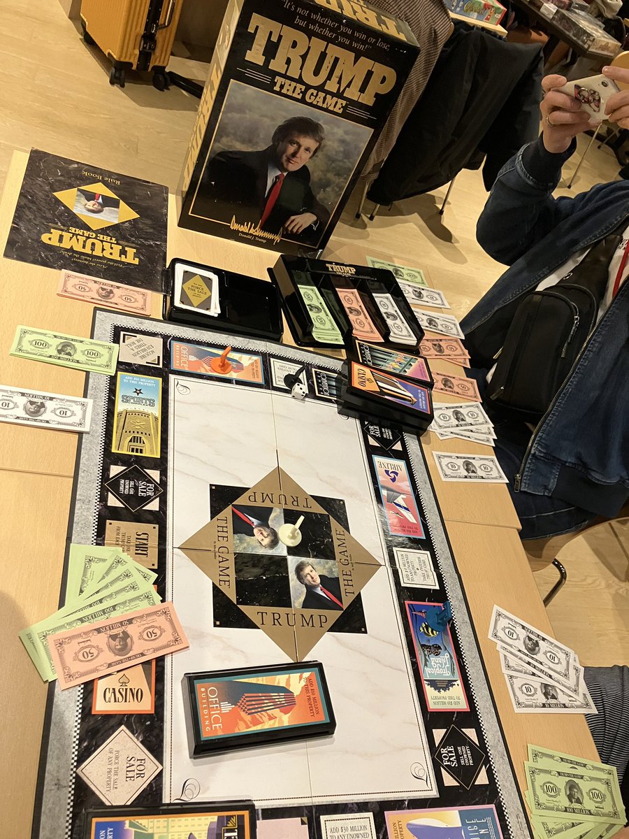 ボドゲ会ですごい存在感を放っていたゲーム「TRUMP THE GAME」で遊ん