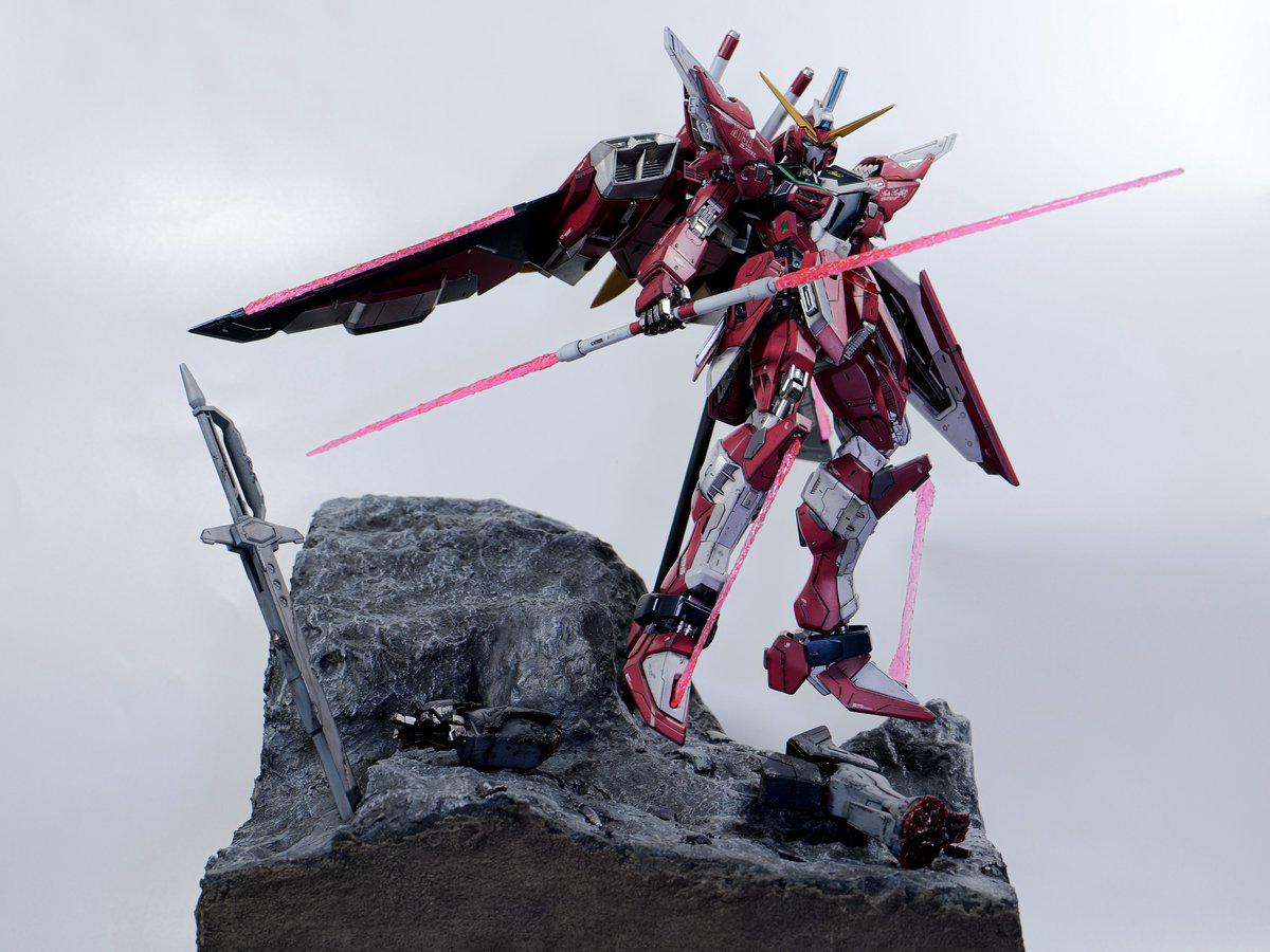 デスティニーの吹き飛んだ右手右足がちょうど私の作品にあって密かに