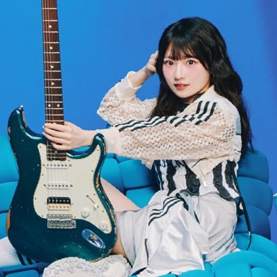 明日はミニブロマイドを手渡しします！ チェキサイズです！サイン