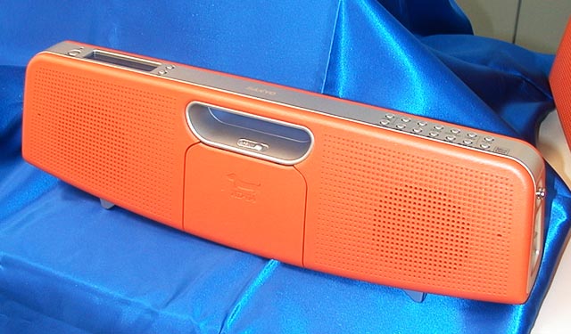 三洋、パソコンに接続できるポータブルMDレコーダ