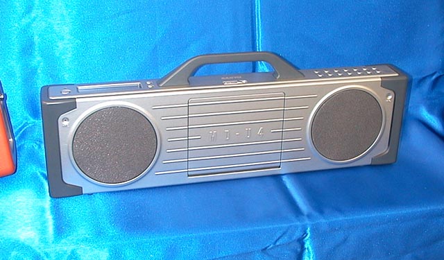 三洋、パソコンに接続できるポータブルMDレコーダ