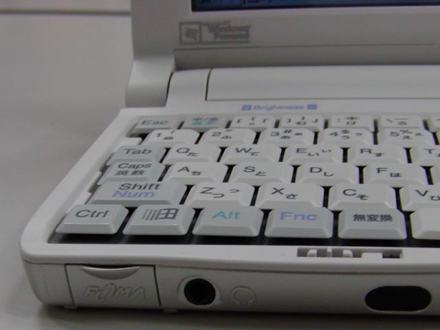 ドコモ、Windows for Handheld PC 2000搭載の「sigmarionII」