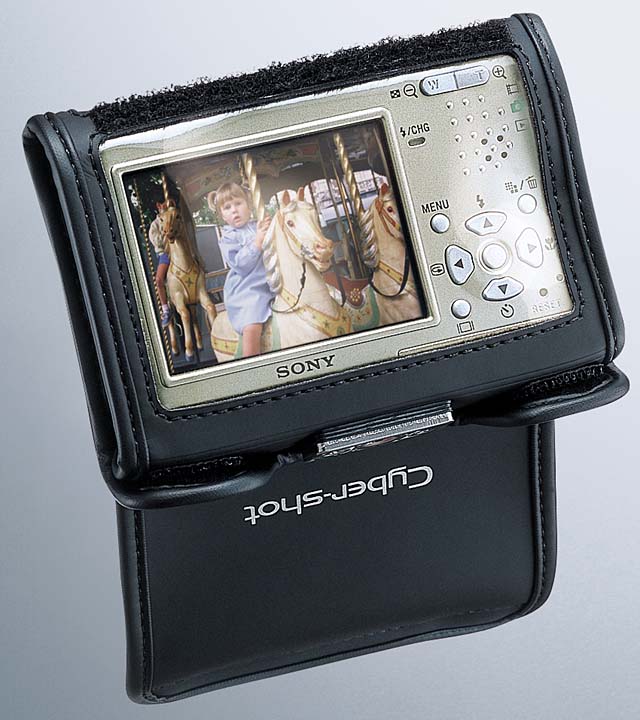 ソニー、サイバーショットT1の黒モデルと三脚座付ケース